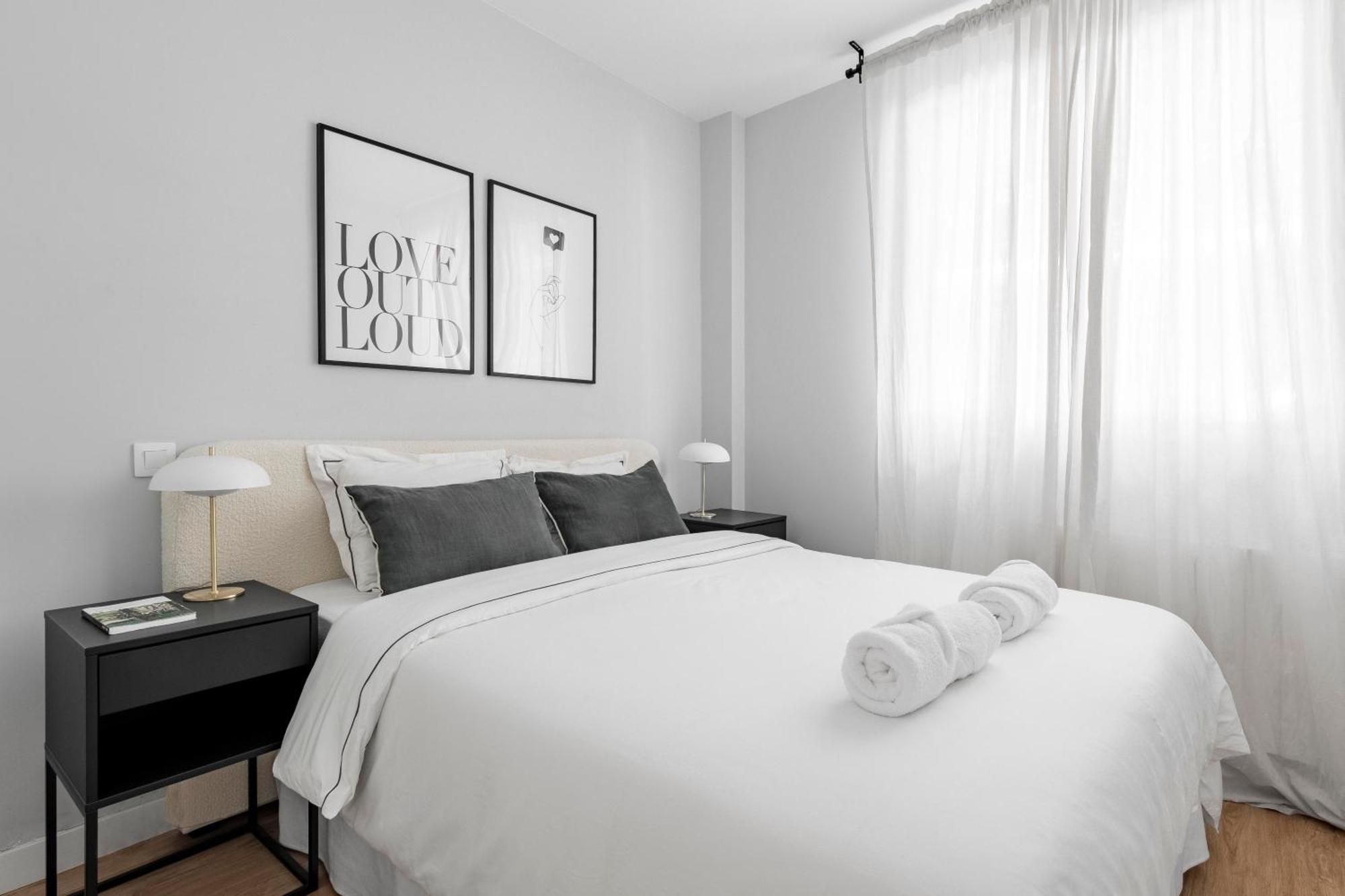 Cozy 2 Bedroom Apartment With Patio Madrid Eksteriør bilde